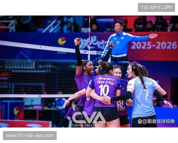 天津女排王倩扣球连中,轻松赢下比赛 天津女排王倩扣球连中,轻松赢下比赛